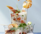 Glasnudel-Papaya-Salat mit Avocado, Tofu und Garnelen