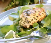 Gebratenes Hähnchenfilet mit Kräutern