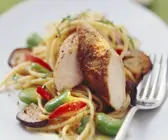 Kaninchenrücken mit Pastasalat