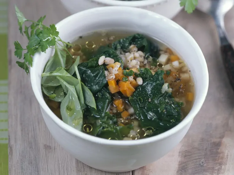 Gerstensuppe mit Spinat
