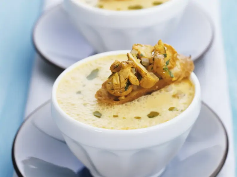 Pfifferlingssuppe mit Röstbrot
