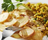 Risotto von roten Linsen mit Bratkartoffeln