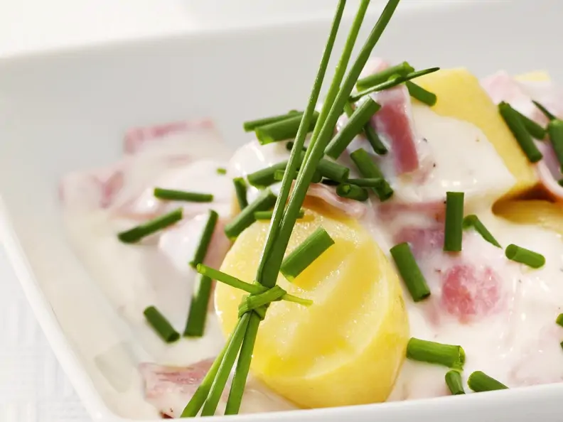 Kartoffeln mit Schinken-Rahmsoße