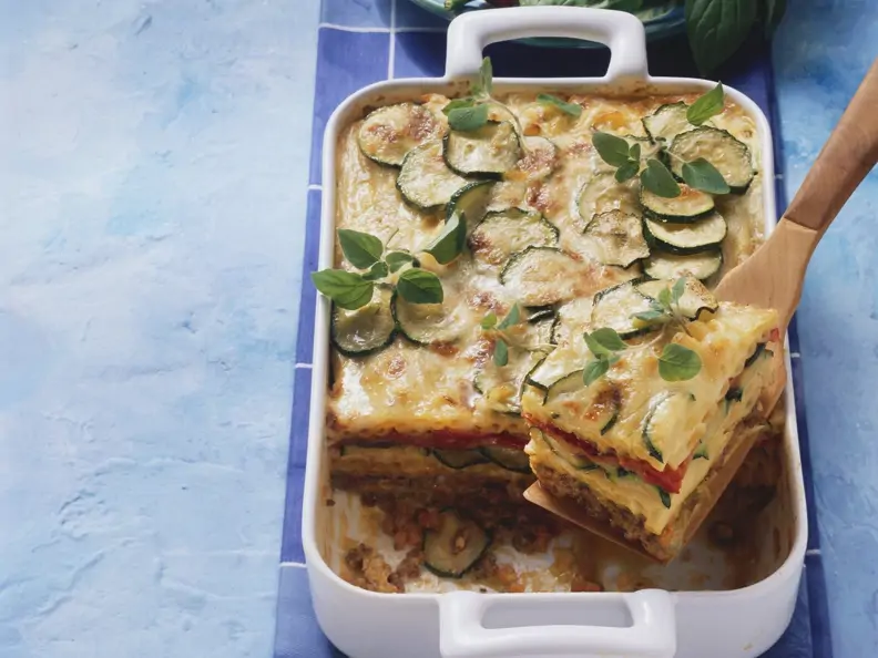 Nudel-Hack-Auflauf mit Zucchini