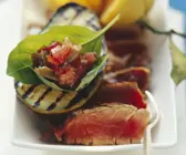 Thunfisch mit Avocado vom Grill