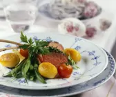 Lammchops mit Kartoffeln, Bohnengemüse und Tomaten