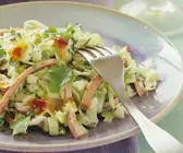 Spitzkohlsalat mit Leberkäse
