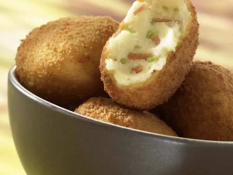 Kartoffelkroketten mit Schinken gefüllt