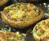 Große Champignons mit Parmesan-Knoblauch-Füllung