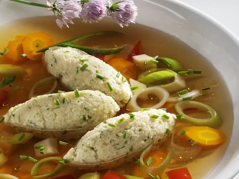 Grießnockerlsuppe mit Gemüse