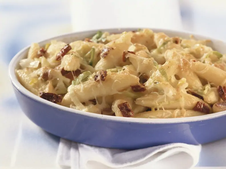 Schupfnudelgratin mit Lauch und getrockneten Tomaten
