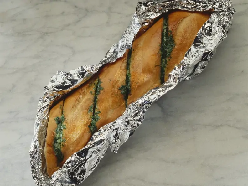 Gegrilltes Kräuterbaguette