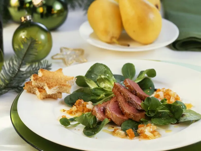 Weihnachtliche Entenbrust mit Senfvinaigrette und Rapunzel