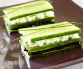 Schichtgurken mit Ziegenfrischkäse