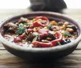 Eintopf mit Rind, Kichererbsen und Paprika