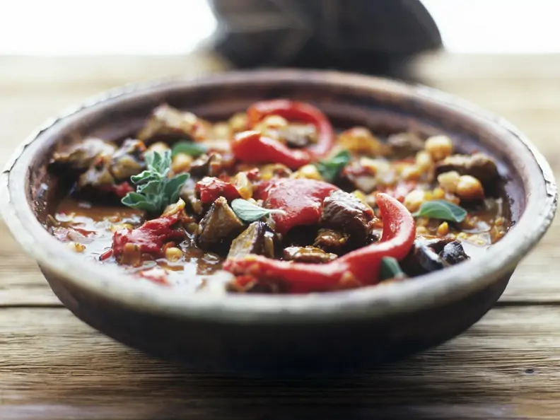 Eintopf mit Rind, Kichererbsen und Paprika