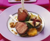 Lammchops mit Feigen und fruchtiger Polenta