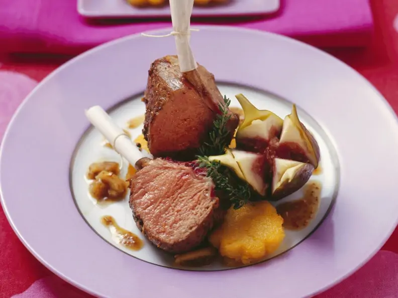 Lammchops mit Feigen und fruchtiger Polenta