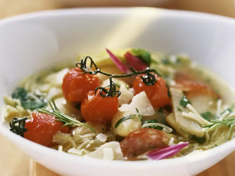 Gemüse-Artischocken-Suppe