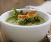 Grüne Sellerie-Kartoffel-Suppe mit Bacon