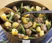 Lammtopf mit grünen Bohnen und Kartoffeln