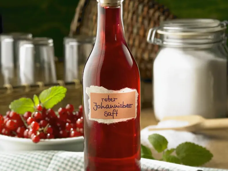 Roter Johannisbeersaft