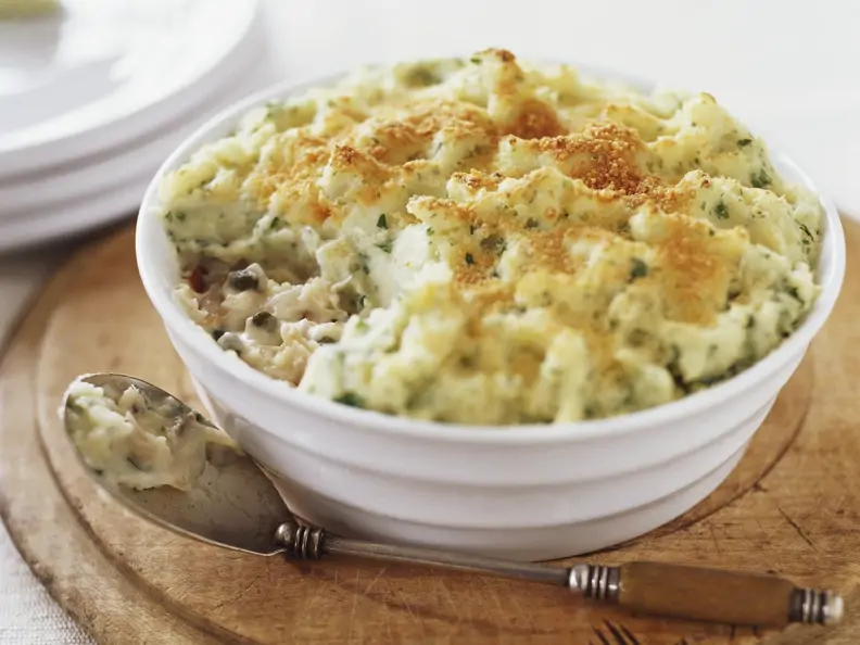 Auflauf mit Räucherfisch und Kapern