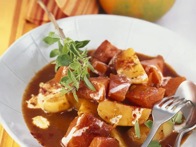 Kartoffelgulasch mit Kürbis und QuimiQ