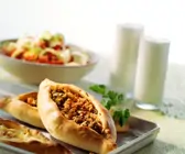 Türkische Hackfleisch-Fladen (Pide)