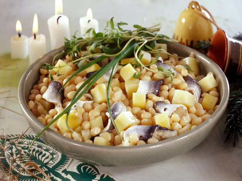 Bohnensalat mit Hering und Kartoffeln zu Weihnachten