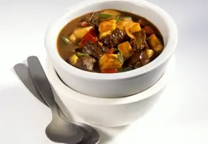 Gulaschsuppe mit Kartoffeln