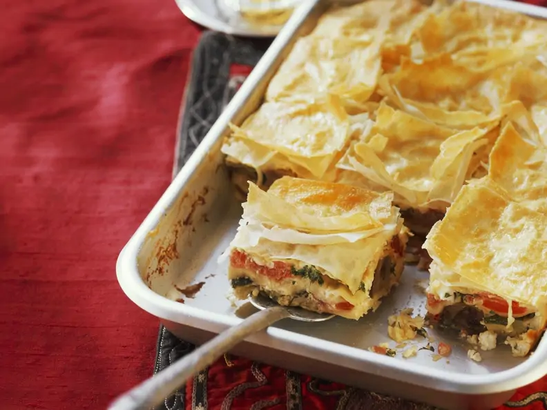 Gemüse-Feta-Auflauf mit Yufka-Teig (Börek)