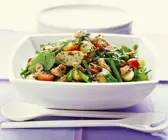 Bunter Thunfischsalat mit Kartoffeln und grünen Bohnen
