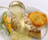 Gebratener Lachs mit Weißweinsauce