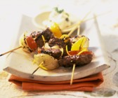 Gemüse-Straußenfleisch-Spieße