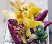 Obstsalat mit Olivenöl und Pfeffer