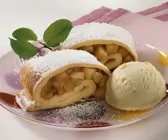Pfannkuchen mit Apfelfüllung