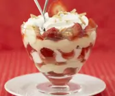 Erdbeer-Trifle im Glas