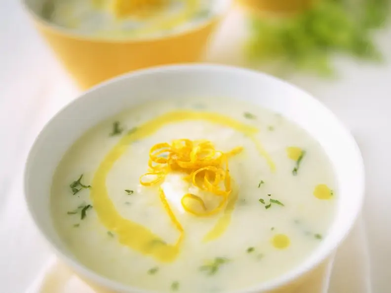 Blumenkohlsuppe mit Orangenzesten