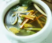 Fleischbrühe mit Juliennestreifen