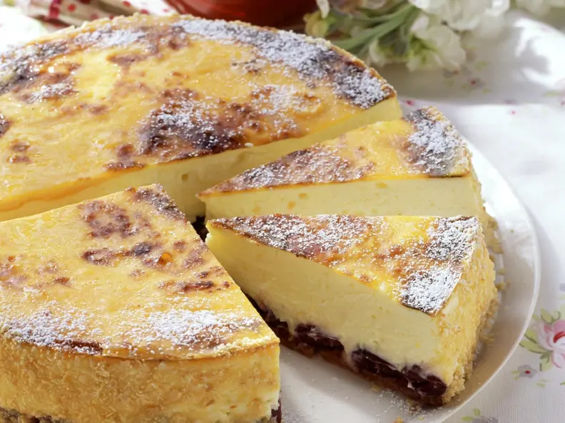 Käsekuchen mit Kirschen