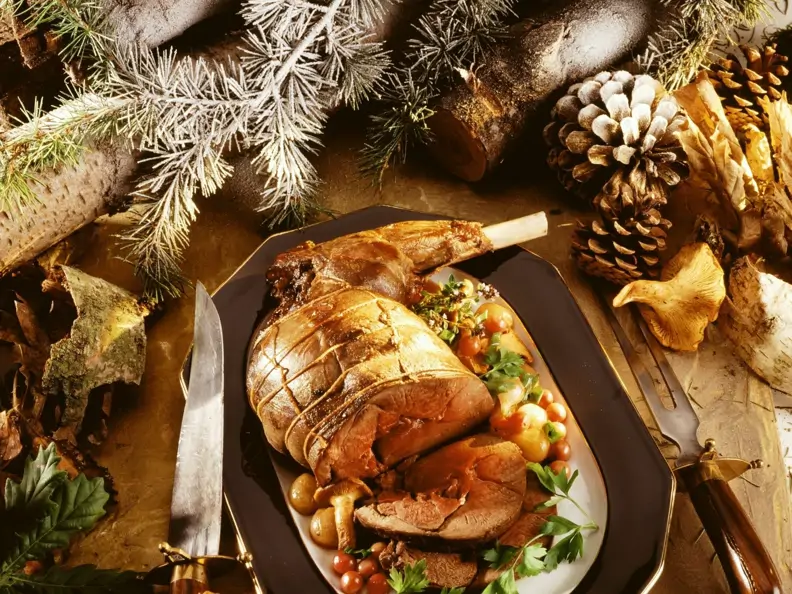 Hirschkeulenbraten mit Pfifferlingen