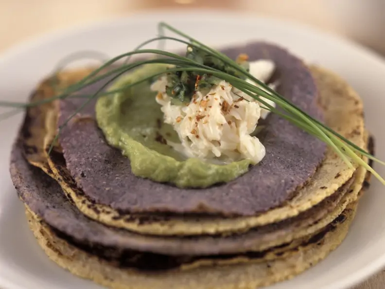 Zweierlei Fladenbrot mit Avocadocreme (Guacamole)