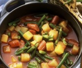 Bohneneintopf mit Wurst und Kartoffeln