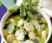 Kartoffeln und Lauch und Béchamelsoße
