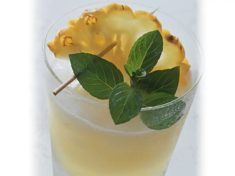 Kalter Ananasdrink