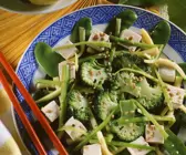 Chinapfanne mit Tofu und grünem Gemüse