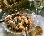 Herings-Kartoffel-Salat mit Gurke und Roter Bete