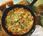 Omelette mit Kartoffeln und Wurst