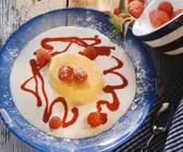 Kürbiscreme mit Vanille- und Himbeersoße